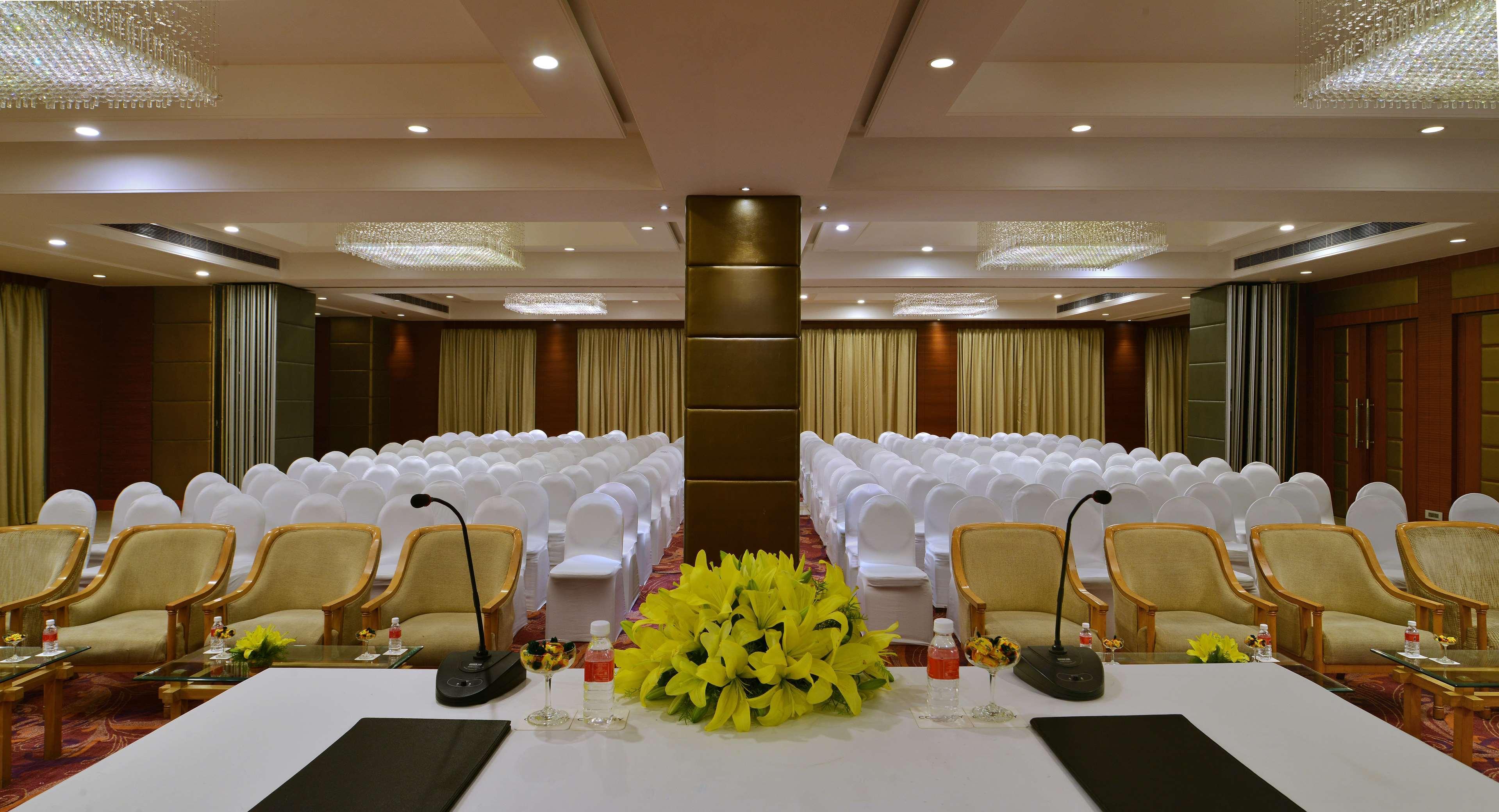 होटल Radisson Center Jaipur