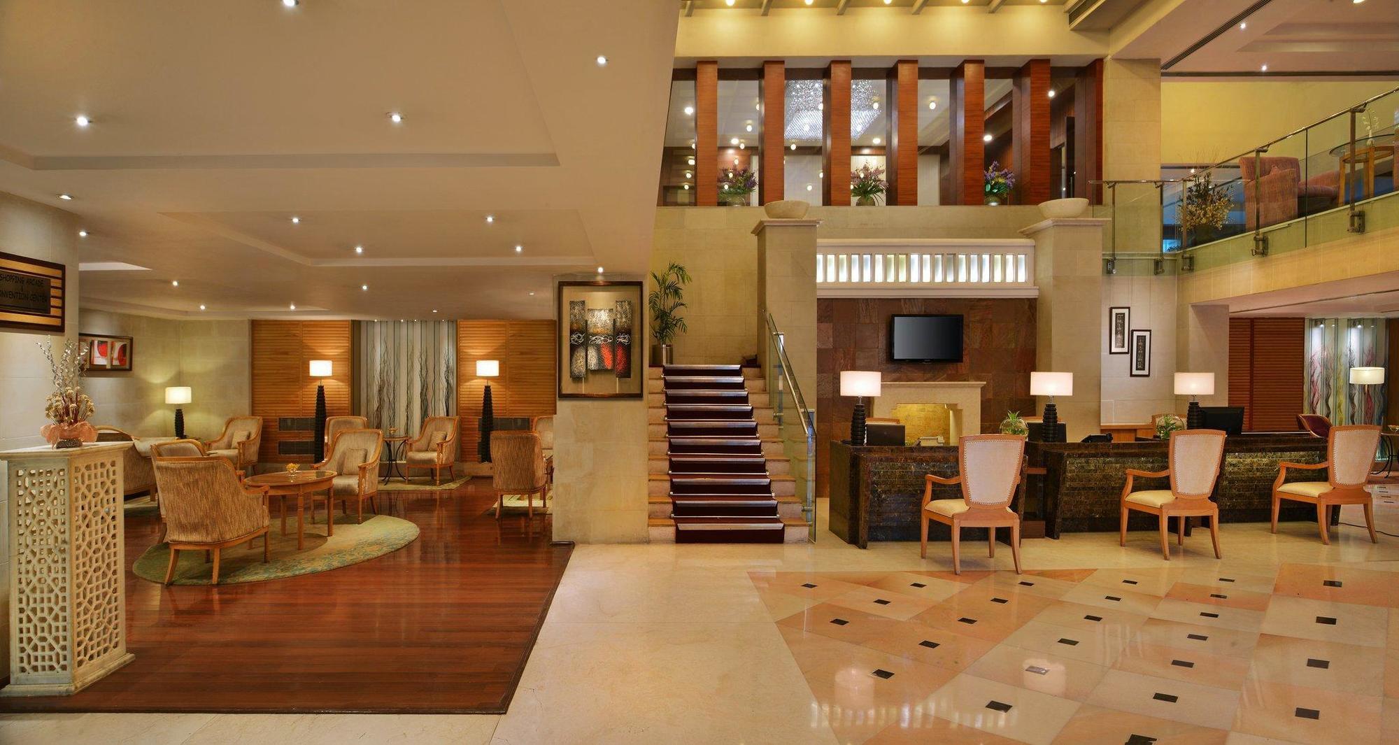 Radisson Center होटल