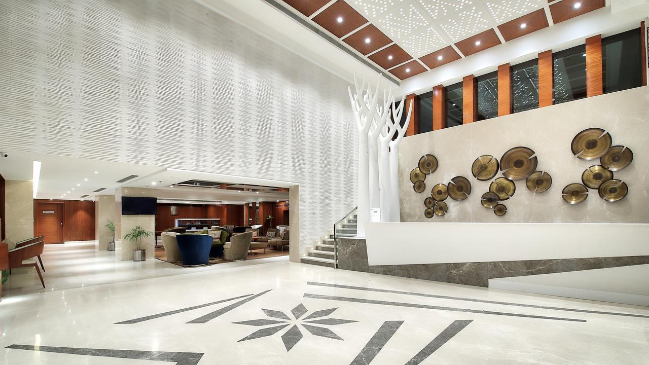Radisson Center होटल 5*