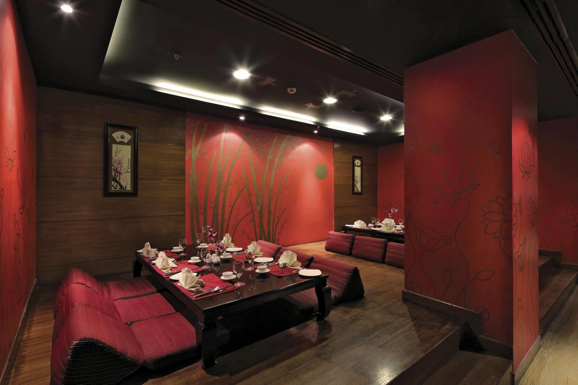 होटल Radisson Center 5*