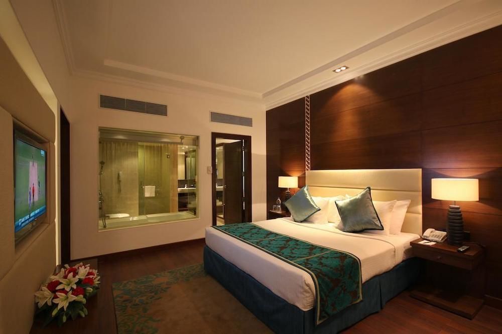 होटल Radisson Center 5*