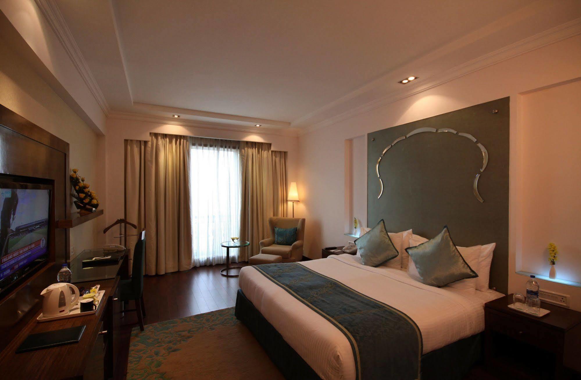 Radisson Center होटल 5*