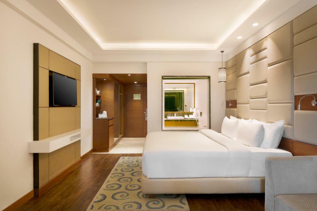 Radisson Center 5*